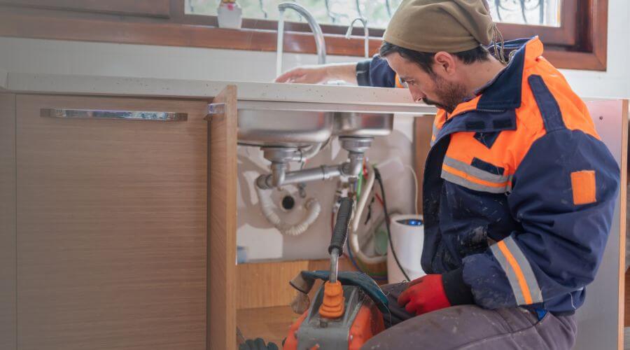 Expert burst pipe repair services in Rinard, IL